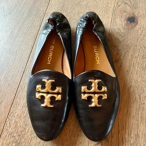 Tory Burch Eleanor loafer size 8 black with gold hardware EUC elastic back